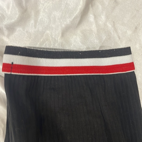 Missguided Bra and Pant Set - Picture 3 of 9